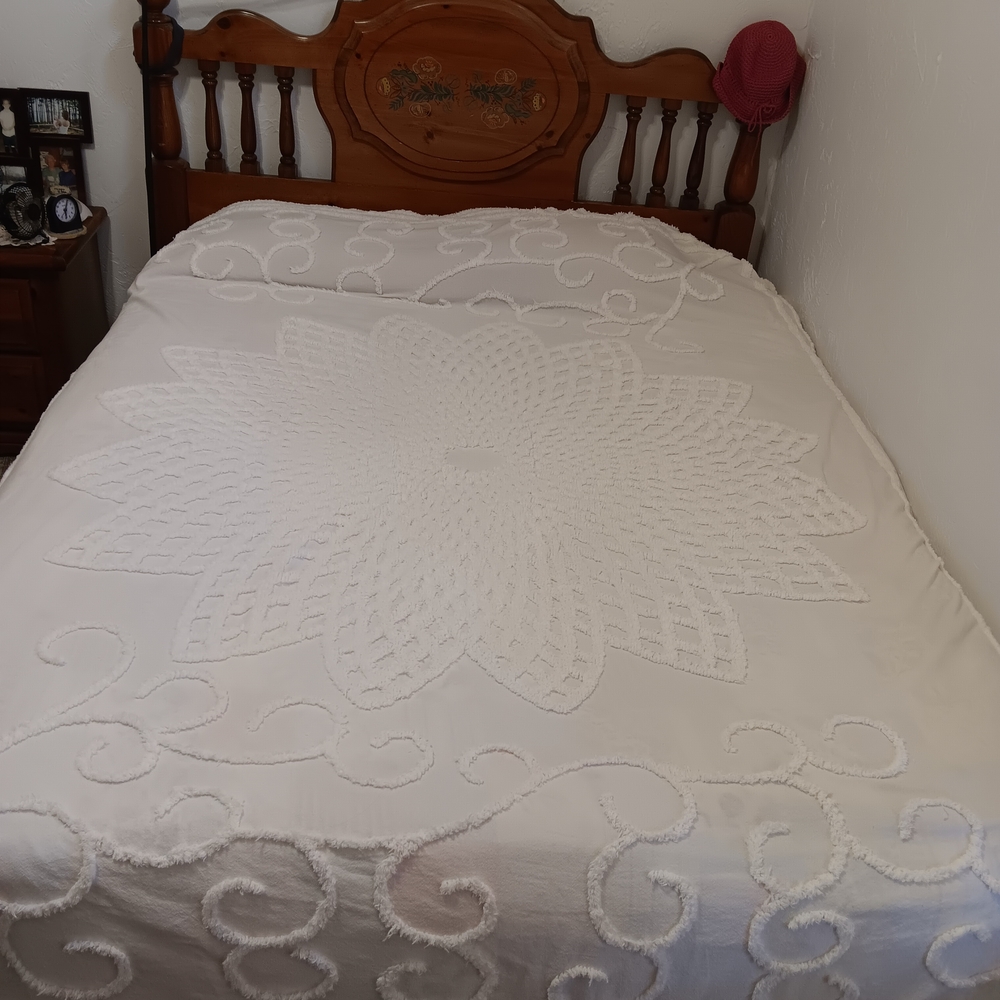 Elegant White Textured Bedspread